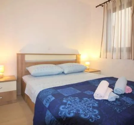 Apartment Nina 2 *